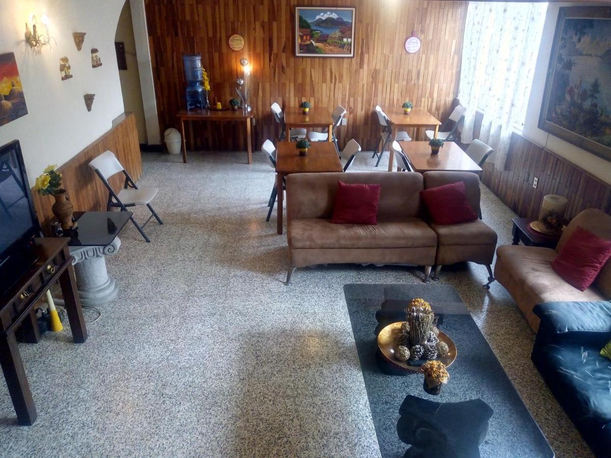 Hostal Los Volcanes Guatemala City Exterior photo